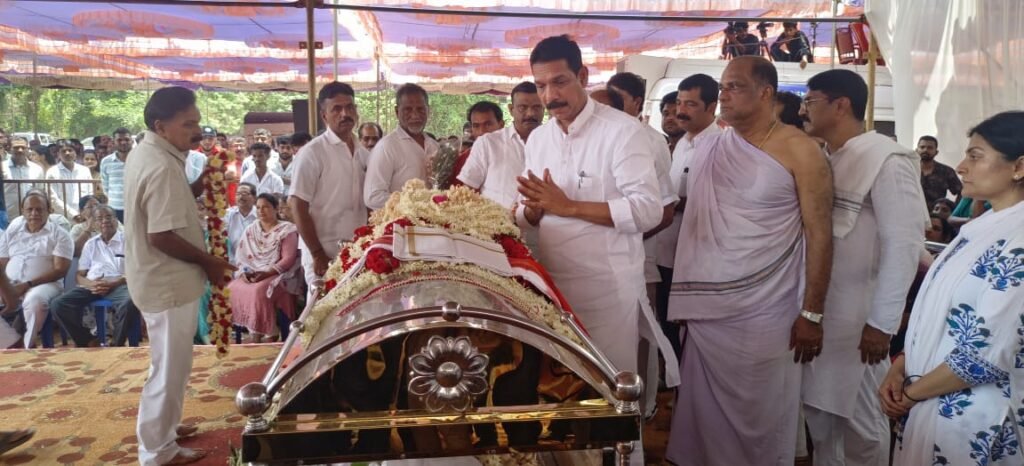 IMG-20240509-WA0111-1024x466 ಕೆ.ವಸಂತ ಬಂಗೇರ ಪಂಚಭೂತಗಳಲ್ಲಿ ಲೀನ: ಬೆಳ್ತಂಗಡಿ ರಾಜಕೀಯದಲ್ಲಿ ಘರ್ಜನೆ ನಿಲ್ಲಿಸಿದ ಹಳೇ ಹುಲಿ ಅಂತಿಮ ನಮನ ಸಲ್ಲಿಸಿದ ನಾಡಿನ ರಾಜಕಾರಣಿಗಳು, ಗಣ್ಯರು