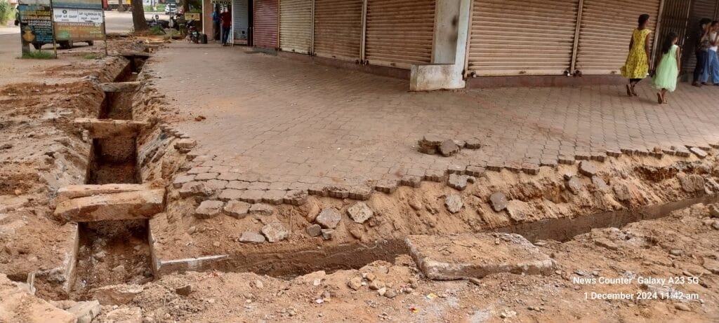 20241201_114221-1024x461 ಪಟ್ಟಣ ಪಂಚಾಯತ್ ತೆರೆದ ಚರಂಡಿ ಸಮಸ್ಯೆ ಕೂಡಲೇ ಬಗೆಹರಿಸುವಂತೆ ಪುತ್ತೂರು ಸಹಾಯಕ ಕಮಿಶನರ್ ಸೂಚನೆ
