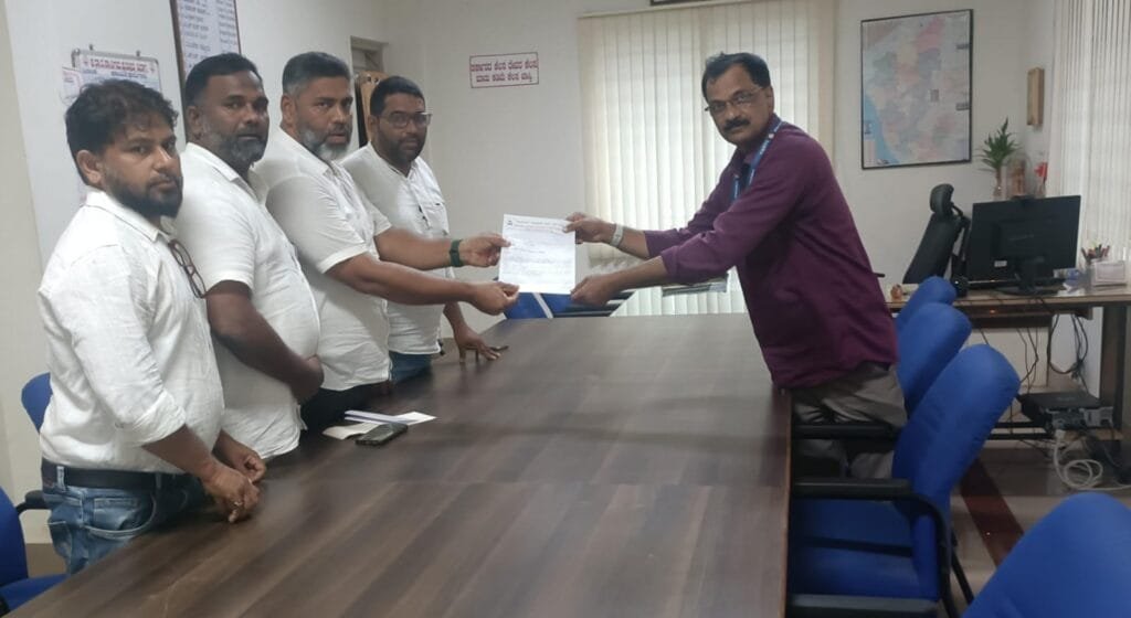 IMG-20241219-WA0006-1024x560 ಧರ್ಮಸ್ಥಳ-ಮಂಗಳೂರು ಮಧ್ಯೆ ಹೆಚ್ಚುವರಿ ವೇಗದೂತ ಬಸ್ಸು ಬೇಡಿಕೆ ; ಕೆ.ಎಸ್.ಆರ್.ಟಿ.ಸಿ.     ಅಧಿಕಾರಿಗಳಿಗೆ ಬೆಳ್ತಂಗಡಿ ಎಸ್‌ಡಿಪಿಐ ನಿಯೋಗ ಮನವಿ