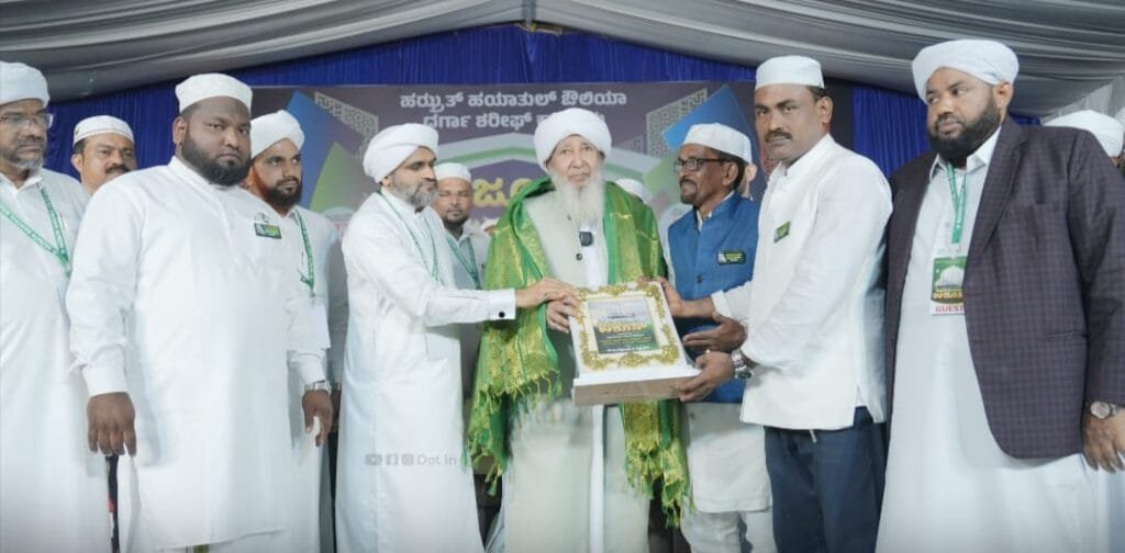 IMG-20250203-WA0001-1024x504 ಕಾಜೂರು; 1.5 ಕೋಟಿ ರೂ ವೆಚ್ಚದ 'ಮುಸಾಫಿರ್ ಖಾನಾ' ಕಟ್ಟಡ ಉದ್ಘಾಟನೆ ಪುಣ್ಯಪುರುಷರ ಪವಾಡದಿಂದಲೇ ಹೊರತು ಯುದ್ಧದಿಂದ ಇಸ್ಲಾಂ ನೆಲೆನಿಂತಿಲ್ಲ ; ಸುಲ್ತಾನುಲ್ ಉಲಮಾ ಎ.ಪಿ ಉಸ್ತಾದ್