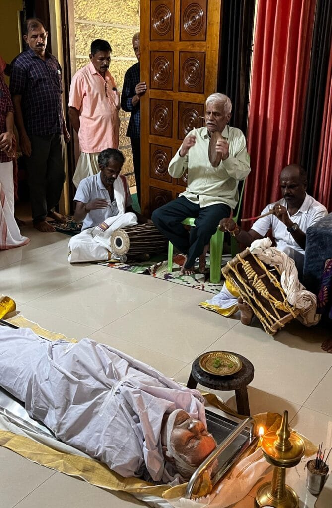 IMG-20250321-WA0001-669x1024 ನಿಧನರಾದ ಯಕ್ಷಗುರು ಗೋಪಾಲಕೃಷ್ಣ ಮದ್ದಳೆಗಾರ್ ಅಂತಿಮ ಯಾತ್ರೆಗೆ ಚೆಂಡೆ-ಮದ್ದಳೆವಾದನ ಗೌರವ : ಯಕ್ಷಗುರುವಿಗೆ ಶಿಷ್ಯವೃಂದದಿಂದ ವಿಶಿಷ್ಟ ಅಂತಿಮ ನಮನ