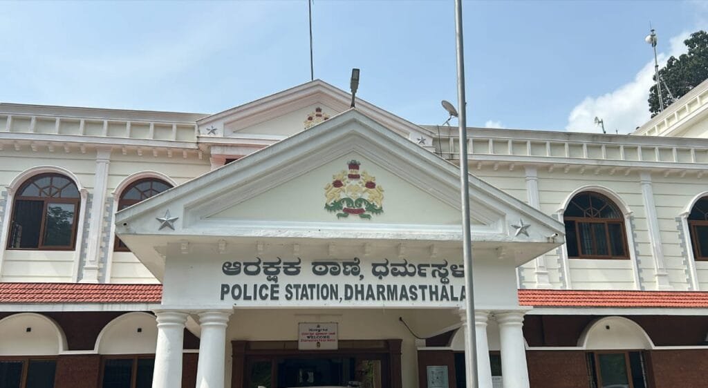IMG-20250131-WA0001-1024x562 ಧರ್ಮಸ್ಥಳ ಗ್ರಾಮದಲ್ಲಿ ನಡೆದಿರುವ ನಿಗೂಢ ಕೊಲೆ ಮತ್ತಿತರ ಅಪರಾಧ ಪ್ರಕರಣಗಳ ಮಾಹಿತಿ ಬಿಚ್ಚಿಡಲಿರುವ ಬೆಂಗಳೂರಿನ ವಕೀಲ!