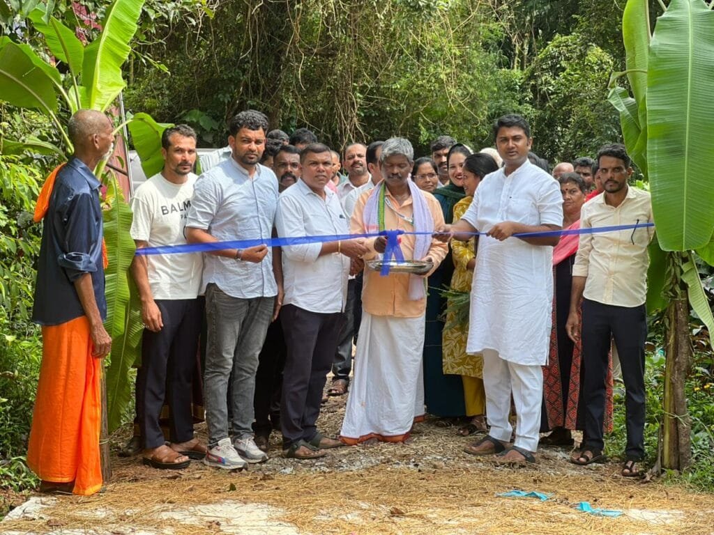 IMG-20251028-WA0000-1024x768 ಲಾಯಿಲಾ; ವಿಧಾನ ಪರಿಷತ್ ಶಾಸಕರ ಅನುದಾನದಲ್ಲಿ ನಿರ್ಮಾಣಗೊಂಡ ಪ.ಜಾ. ಕಾಲೋನಿಯ ನೂತನ ರಸ್ತೆ ಲೋಕಾರ್ಪಣೆ