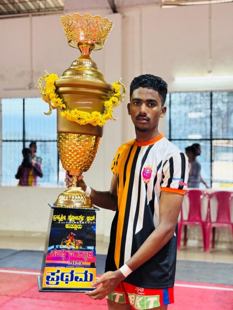IMG-20251124-WA0001-768x1024 ರಾಷ್ಟ್ರಮಟ್ಟದ ಕಬಡ್ಡಿ ಪಂದ್ಯಾಟಕ್ಕೆ ಕರ್ನಾಟಕ ತಂಡದ ಆಟಗಾರನಾಗಿ ಶಶಿಕಾಂತ್ ಸುಲ್ಕೇರಿ ಆಯ್ಕೆ : ಇಂದು ಹರಿಯಾಣಕ್ಕೆ ಪ್ರಯಾಣ